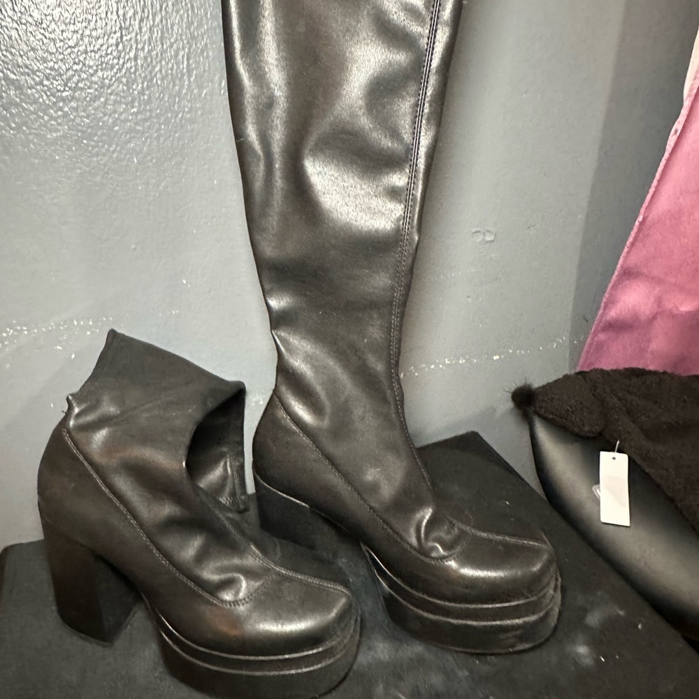 Steve Madden calf high wedge boots only worn once